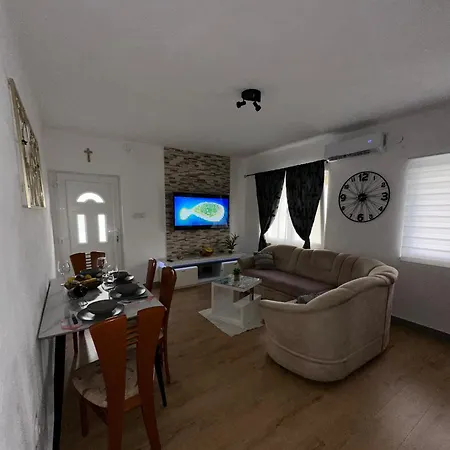 Mali Mate Apartment Solin Exterior photo